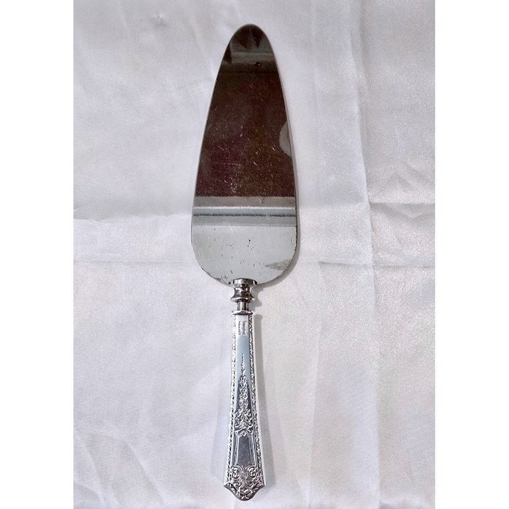 Vintage Sterling Silver Handle Pie Cake Server Ornate Floral Scroll Variant 9.5"